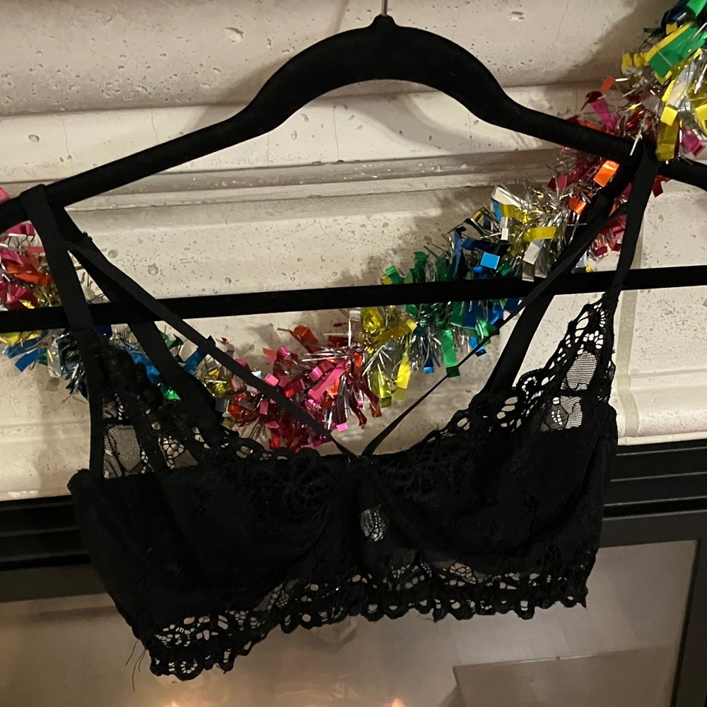 Chic Black Lace Underwire Bra - Picture 6 of 16